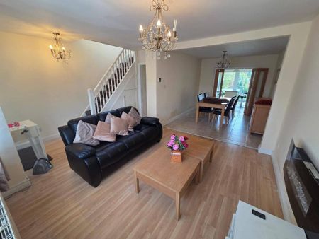 3 bedroom semi-detached house to rent - Photo 2