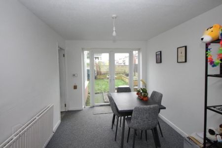 76 Downshire Road, Carrickfergus, BT38 7LD - Photo 3