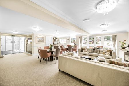 Stanley Lodge, Great Tattenhams, Epsom, Surrey - Photo 3