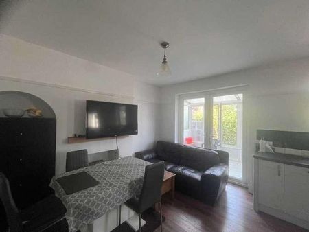 Westcliff On Sea, SS0 - Photo 3
