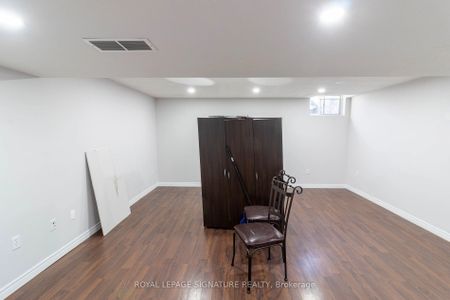 Townhouse For Lease | X8138404 - Photo 4