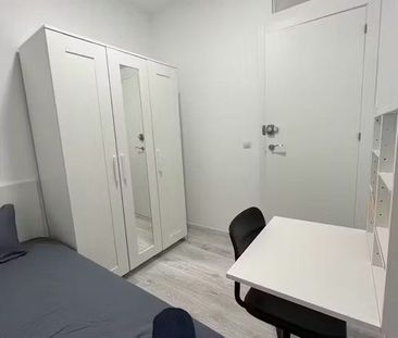 Carrer de Corretger, Barcelona, Catalonia 08003 - Photo 2