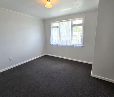 Tidy 3 Bedroom home in Whakatane CBD - Photo 2