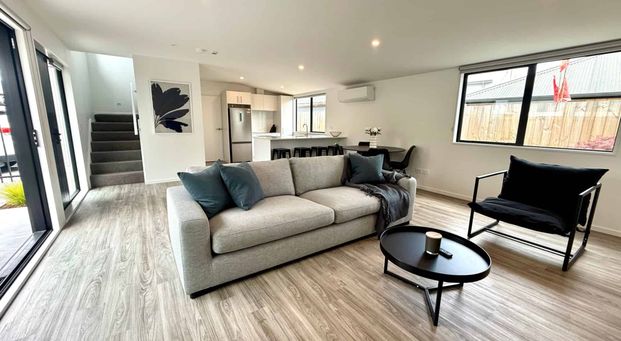 FULLY FURNISHED BRAND NEW STYLISH TOWNHOUSE - Photo 1