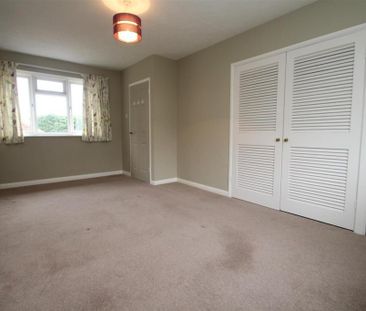 4 bedroom detached house to rent - Photo 1