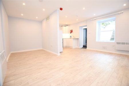 1 Bed Property To Rent - Photo 2