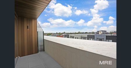 Modern and bright in an excellent location - Photo 4