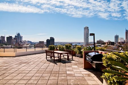 Sun-filled Apartment with Rooftop Views & Outdoor Swimming Pool - Photo 3