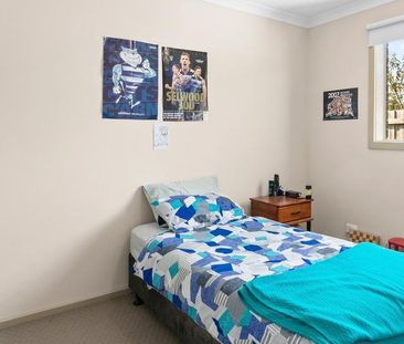 SPACIOUS FOUR BEDROOM HOME - Photo 5