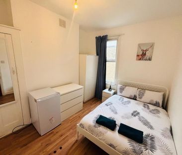 Room in a Shared House, Mossford Street, E3 - Photo 3