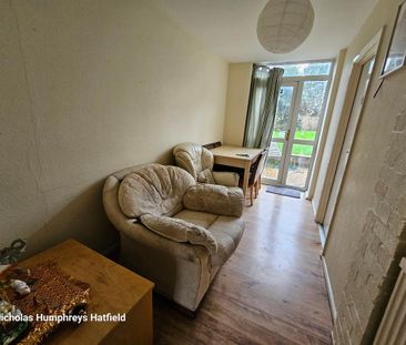 4 bedroom terraced house to rent - Photo 1