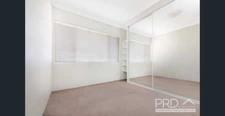 CHARMING ONE-BEDROOM UNIT - Photo 5