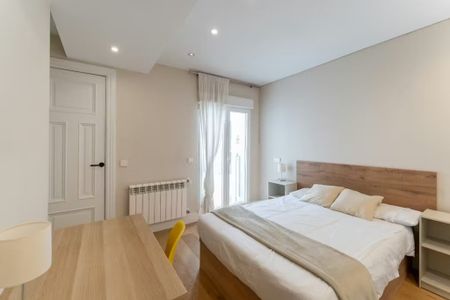Calle de Colmenares, Madrid, Community of Madrid 28004 - Photo 4