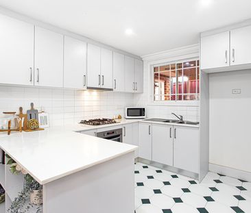 BEAUTIFUL 2 BEDROOM 1 BATHROOM VILLA - Photo 4