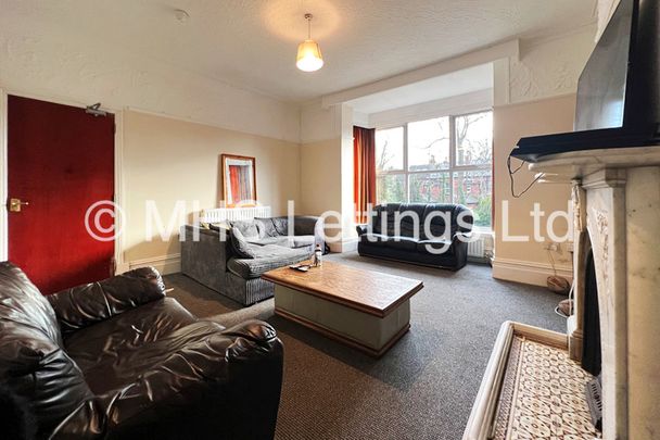 6 Bedroom Mid Terraced House for rent in Victoria Road - Photo 1