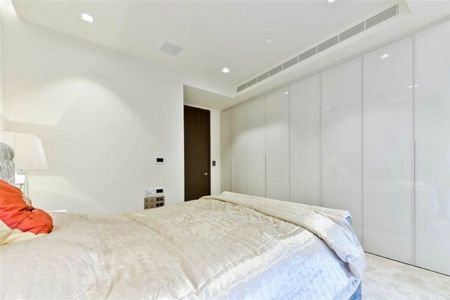 Earls Way, One Tower Bridge, SE1 - Photo 2