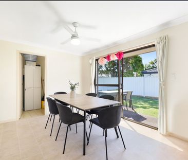 31 Lakeridge Drive, Varsity Lakes QLD 4227 - House For Rent | Domain - Photo 4