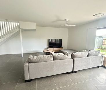 3-bed Townhouse home - Double Garage - Photo 2