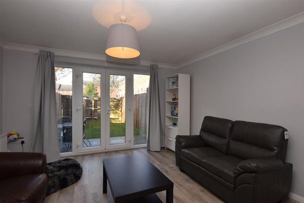 4 bedroom terraced house to rent - Photo 1