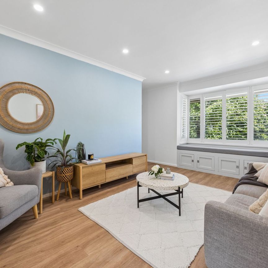 Beautifully renovated City-Fringe living - Photo 1