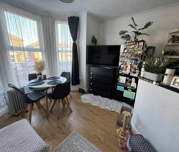 1 Bed Flat, Appleton Road, SO18 - Photo 1