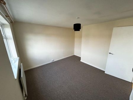 2 bedroom end of terrace house to rent - Photo 2