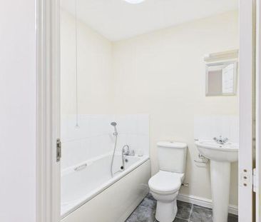 3 bedroom terraced house to rent - Photo 6