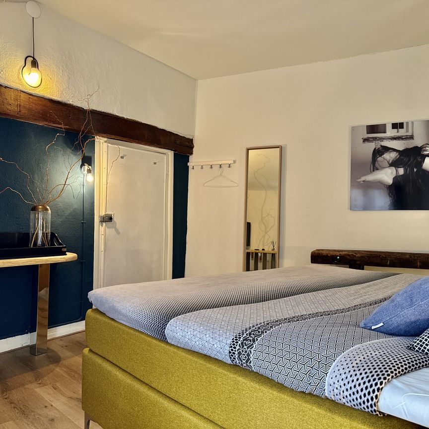 Room with private kitchen and shower in the city center te huur - Photo 1