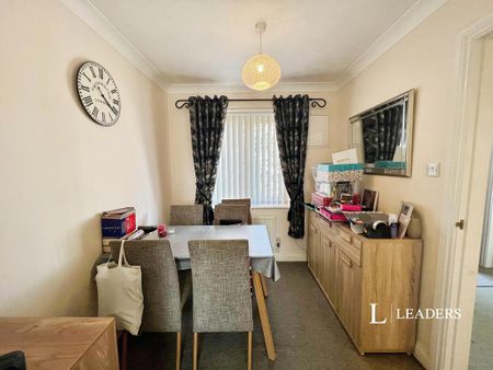 3 bedroom terraced house to rent - Photo 2