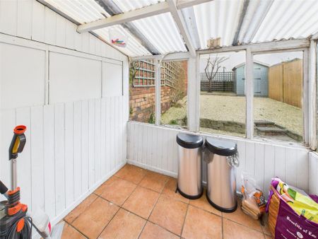 3 bedroom terraced house to rent - Photo 5