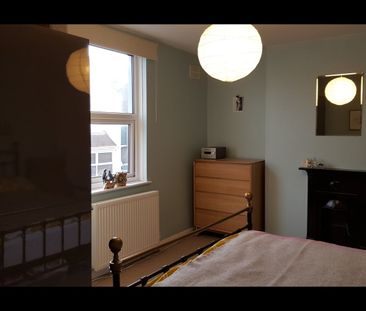 2 Bed Maisonette, Park Street, BS4 - Photo 3