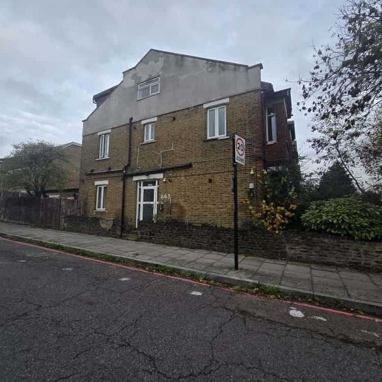 Studio Flat, Stanstead Road, SE23 - Photo 1