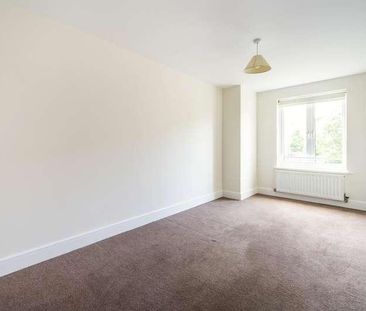 Kingsquarter, Maidenhead, SL6 - Photo 3