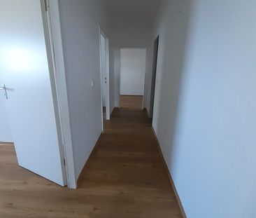Gemütliche und helle Wohnung mit Balkon und separater Küche. Nur mi... - Photo 1