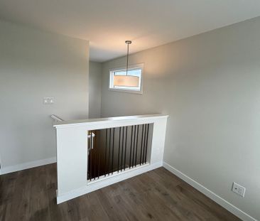302 Burgess Crescent (Upper), Saskatoon Executive Family Home - Photo 1