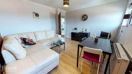3 bedroom apartment to rent - Photo 3