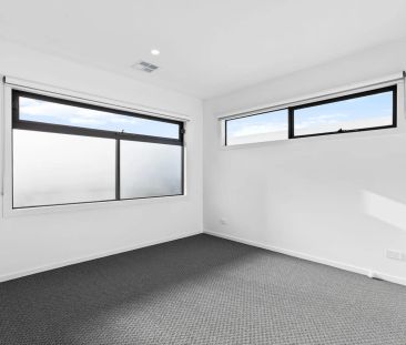 NEAR NEW CONTEMPORARY TOWNHOUSE (Enter via Catherine Ave) - Photo 4