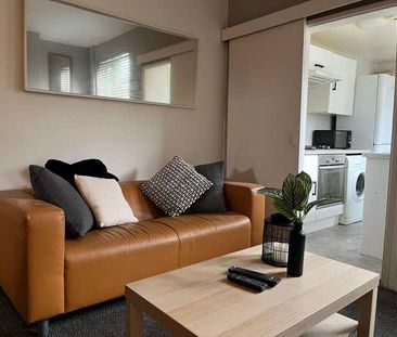 Kirkby Street // Bed & Bath // Available Now!!!, LN5 - Photo 5