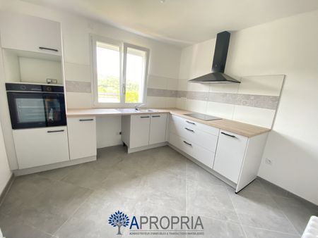 Location Maison 4 pièces 86m² - Photo 4