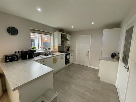 Deepdale Avenue - Photo 4