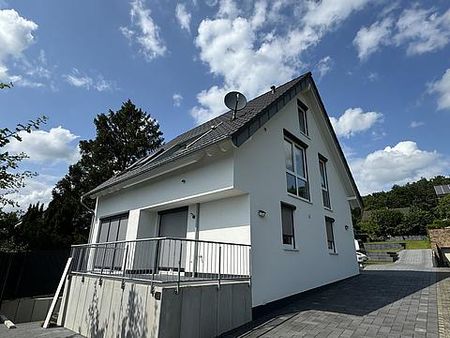 Modernes freistehendes Einfamilienhaus zur Miete - Photo 4