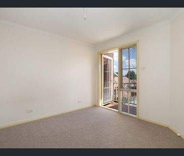 IN THE HEART OF THORNBURY - Photo 2