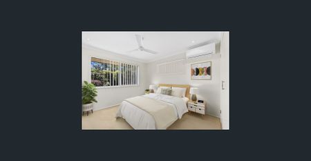 Family Home in Sought After Ashmore! - Photo 3