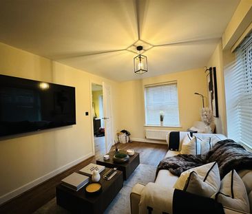 Larch Close, Nuneaton, CV10 - Photo 3