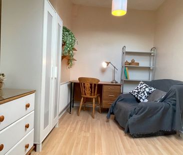 5 Bed Terraced House, Platt Lane, M14 - Photo 3