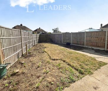 3 bedroom semi-detached house to rent - Photo 6