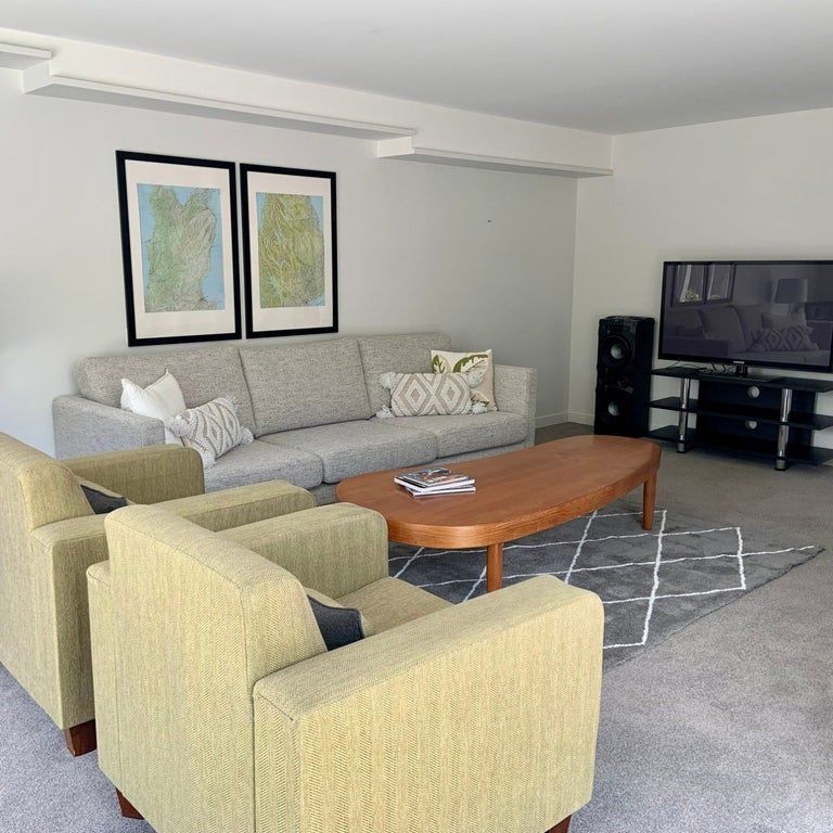 Merivale, 3 bedrooms - Photo 1