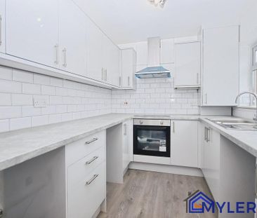 3 bedroom semi-detached house to rent - Photo 6