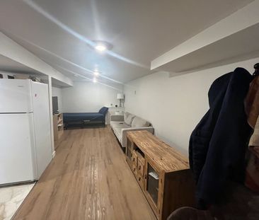 Riversdale - 2 Bedroom Lower Unit - 719B Ave I S - Photo 6