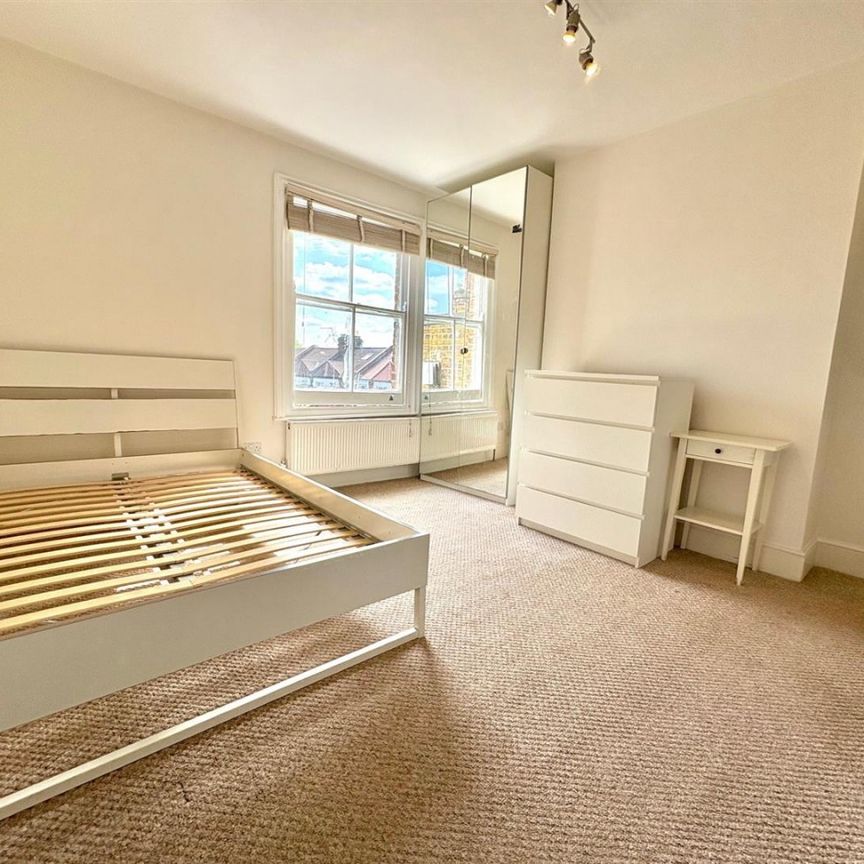 The Vale, Acton W3, London - Photo 1